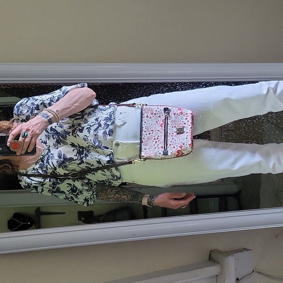 Disney Dooney & Bourke Donald and Daisy Crossbody Bag - Picture 13 of 13